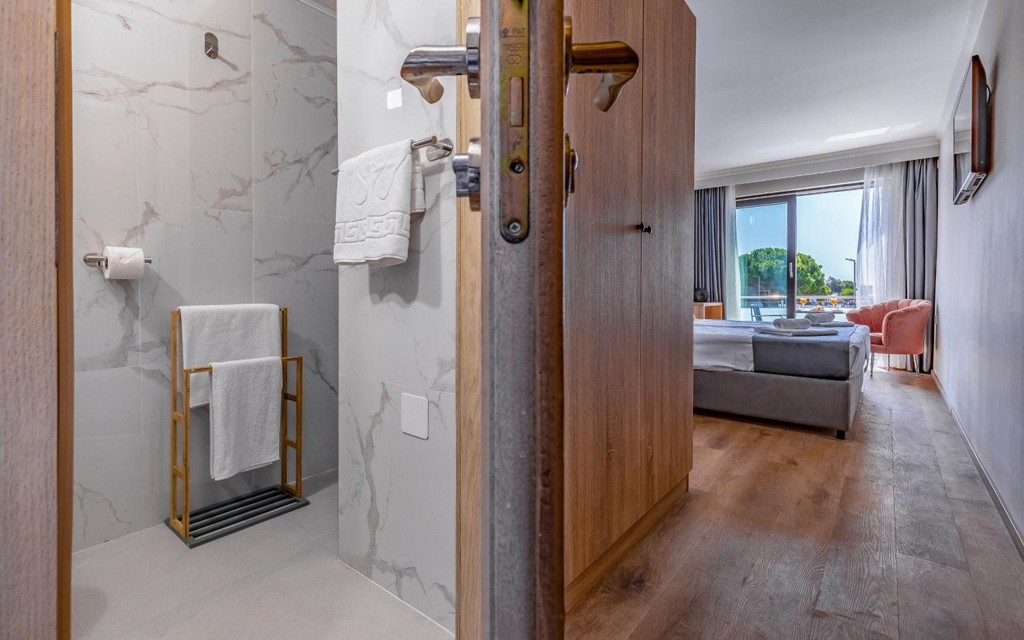 Hotel Koral Медулин Екстериор снимка