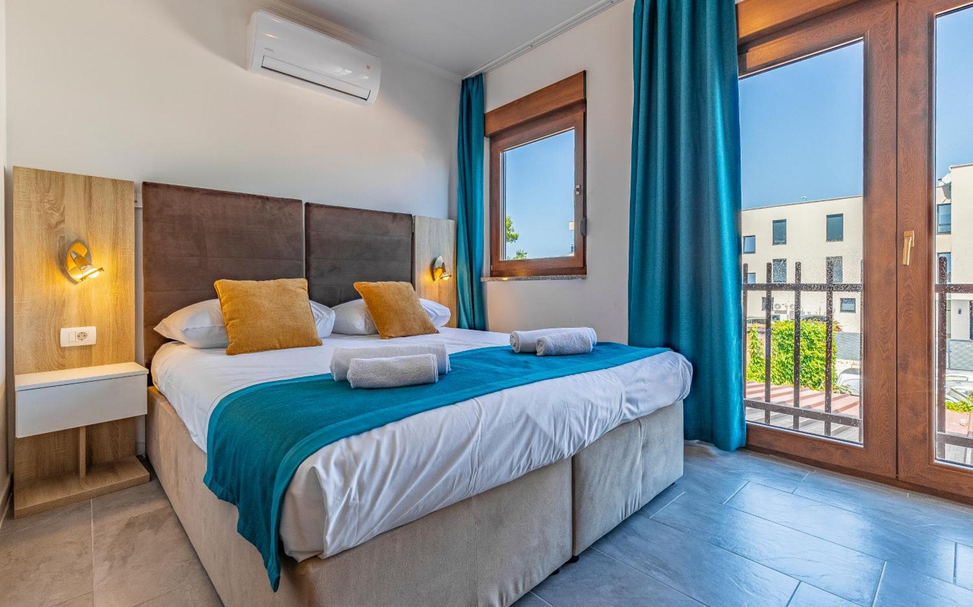 Hotel Koral Медулин Екстериор снимка