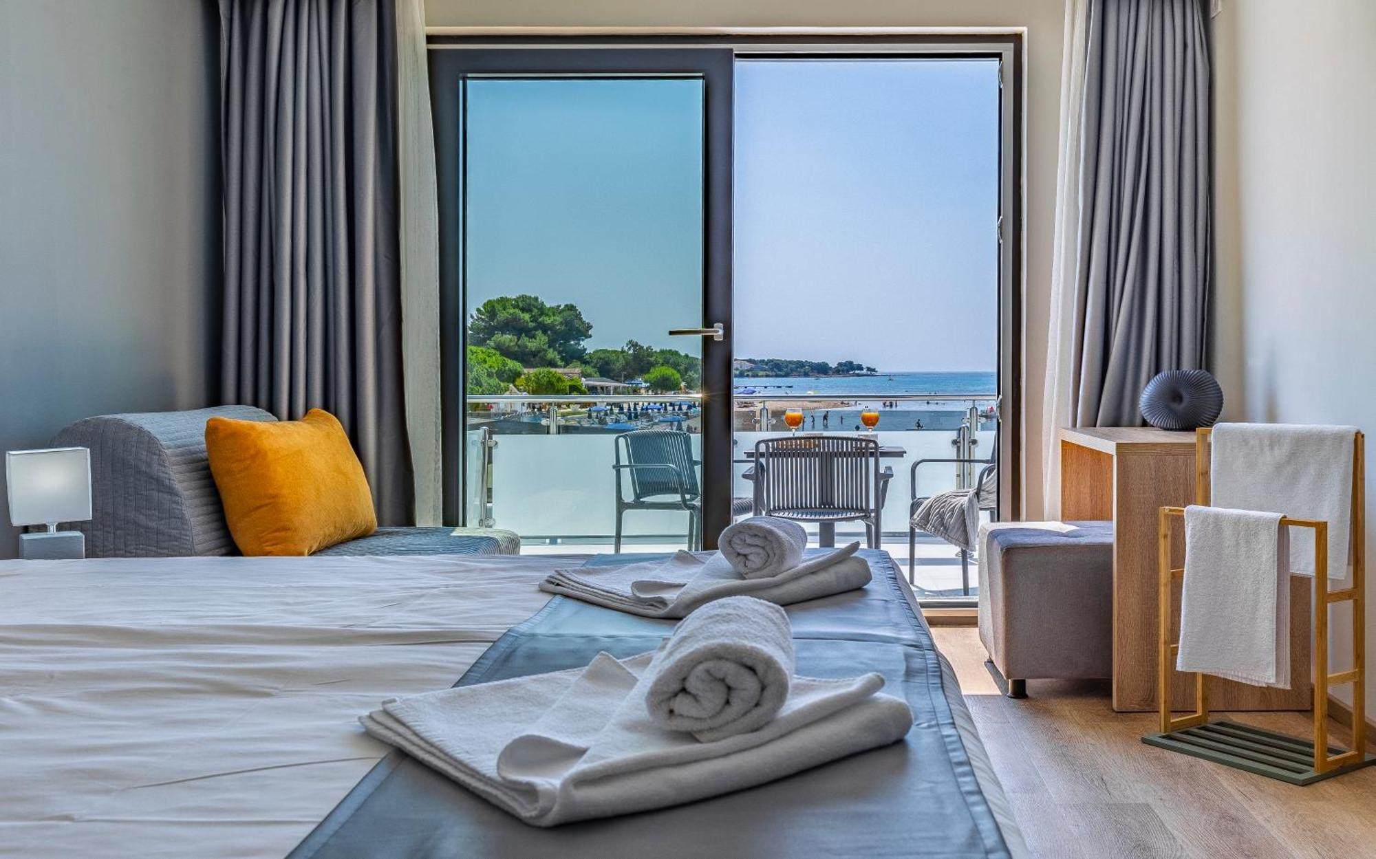Hotel Koral Медулин Екстериор снимка