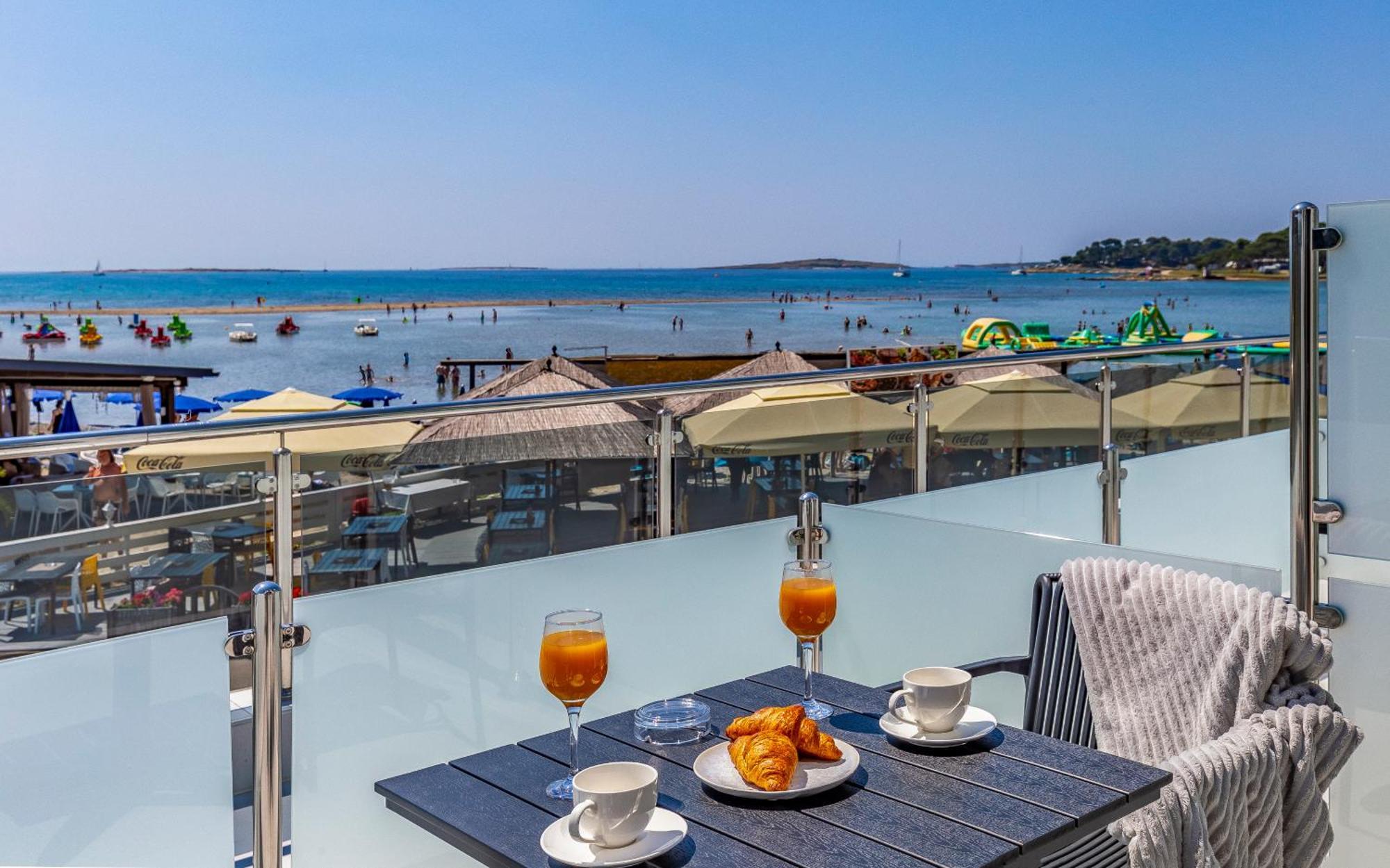 Hotel Koral Медулин Екстериор снимка