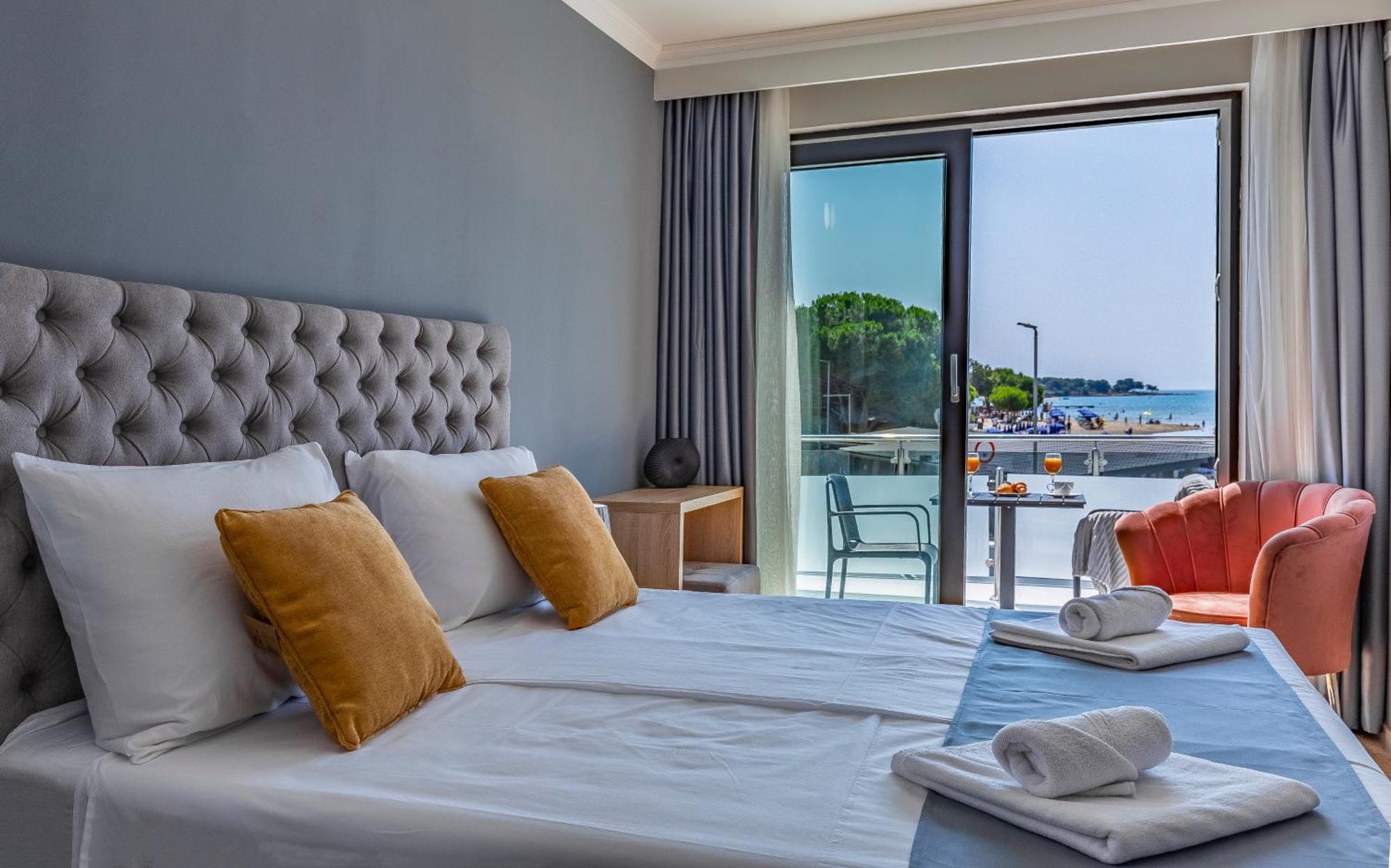 Hotel Koral Медулин Екстериор снимка