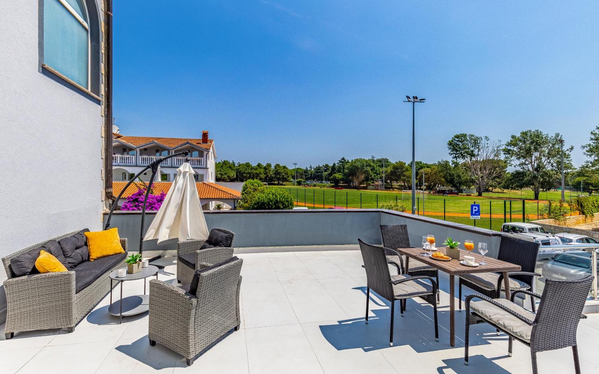 Hotel Koral Медулин Екстериор снимка