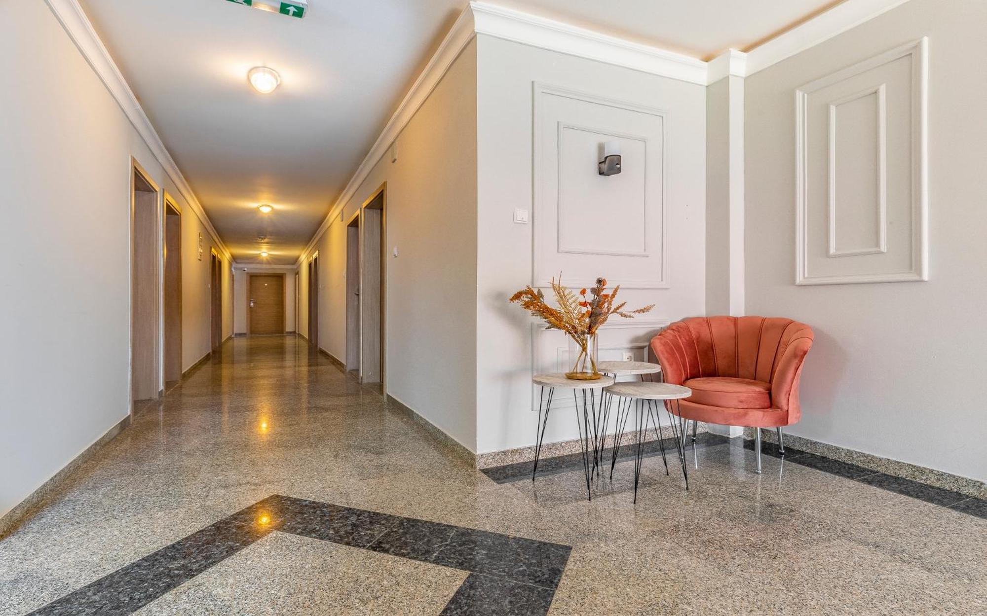 Hotel Koral Медулин Екстериор снимка